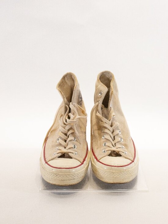 Converse Other - Ivory High Top Converse